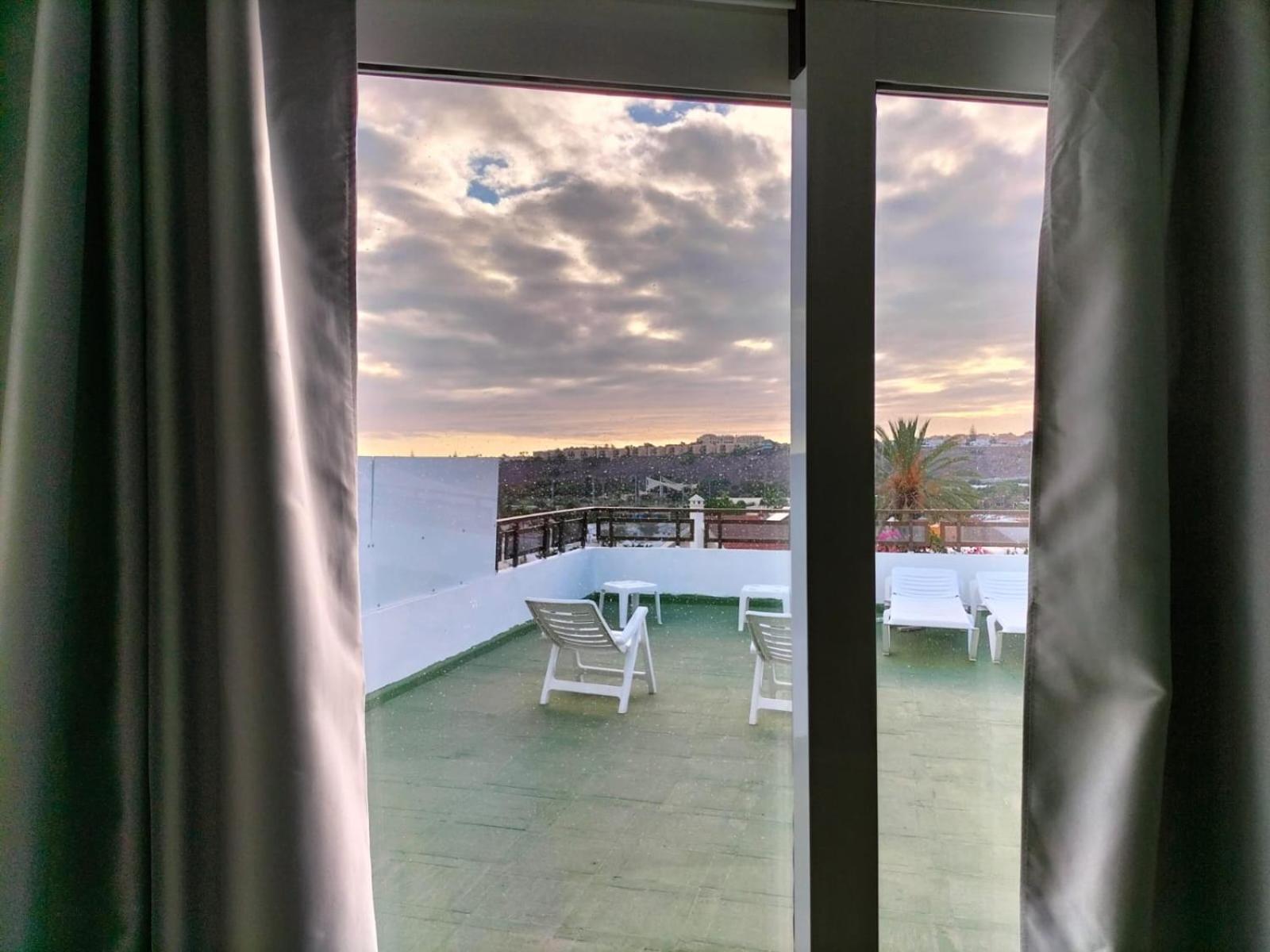 Vv Las Buganvillas Maspalomas - Cocina Y Habitaciones Con Banos Privados Buitenkant foto