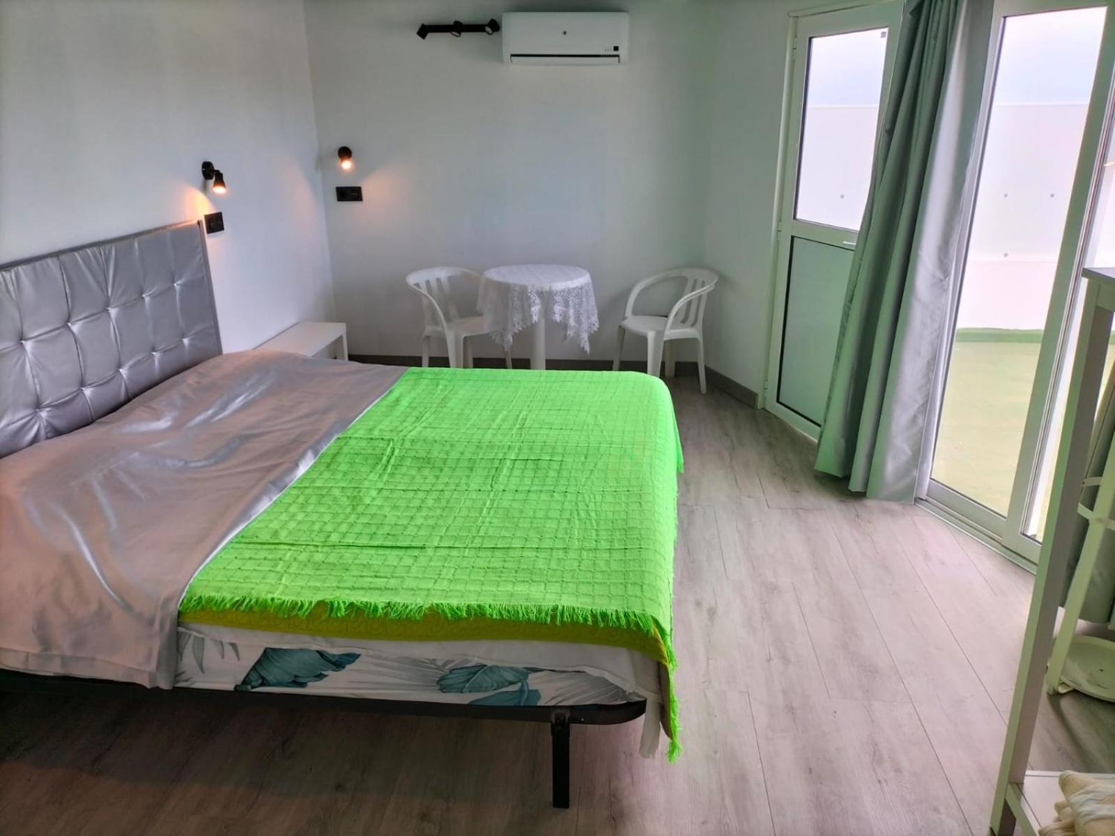 Vv Las Buganvillas Maspalomas - Cocina Y Habitaciones Con Banos Privados Buitenkant foto