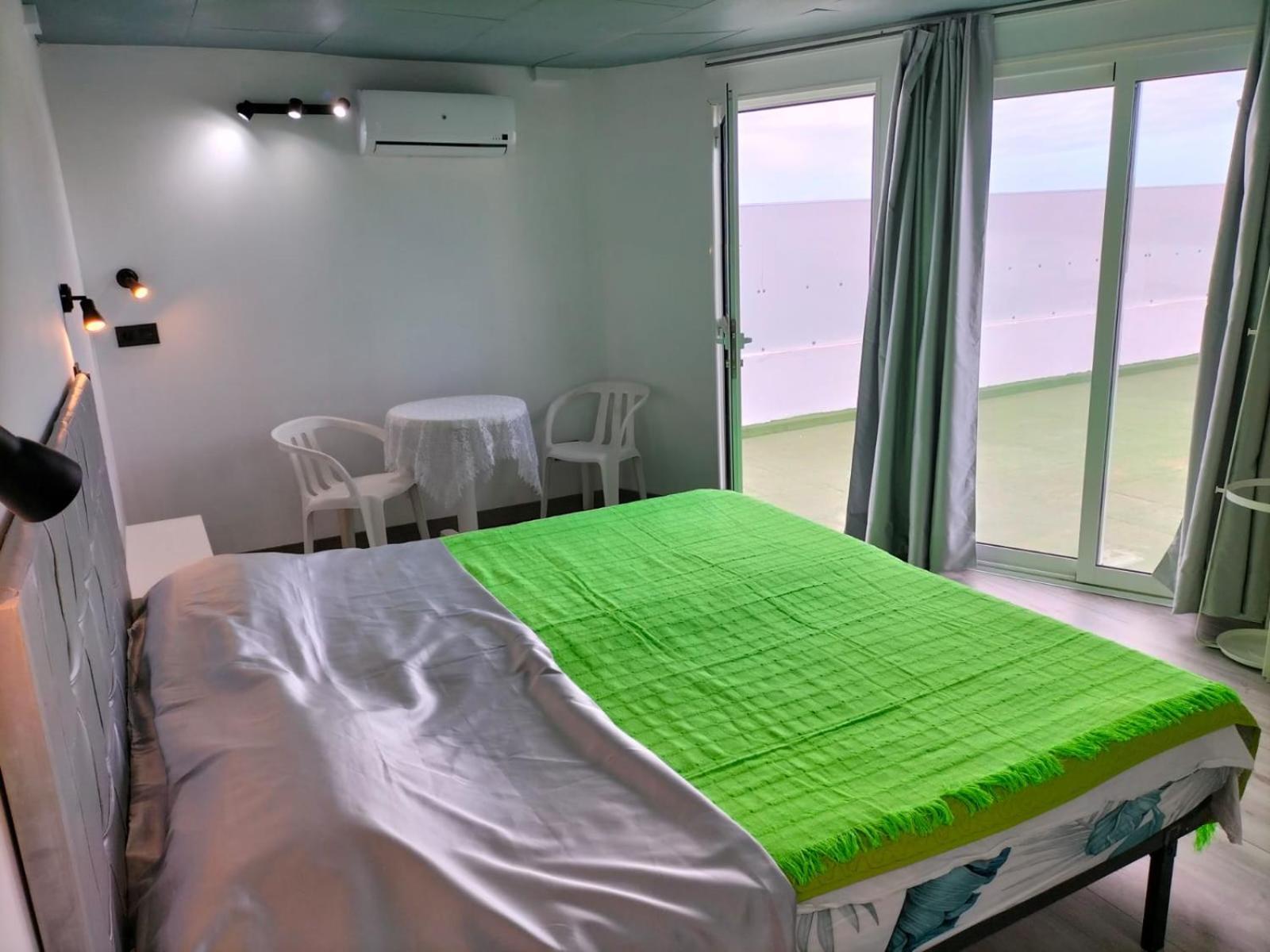 Vv Las Buganvillas Maspalomas - Cocina Y Habitaciones Con Banos Privados Buitenkant foto